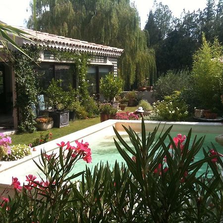Le Clos Martin Eyragues Exterior foto