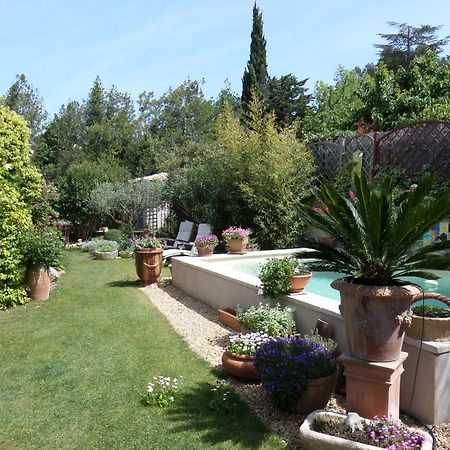 Le Clos Martin Eyragues Exterior foto