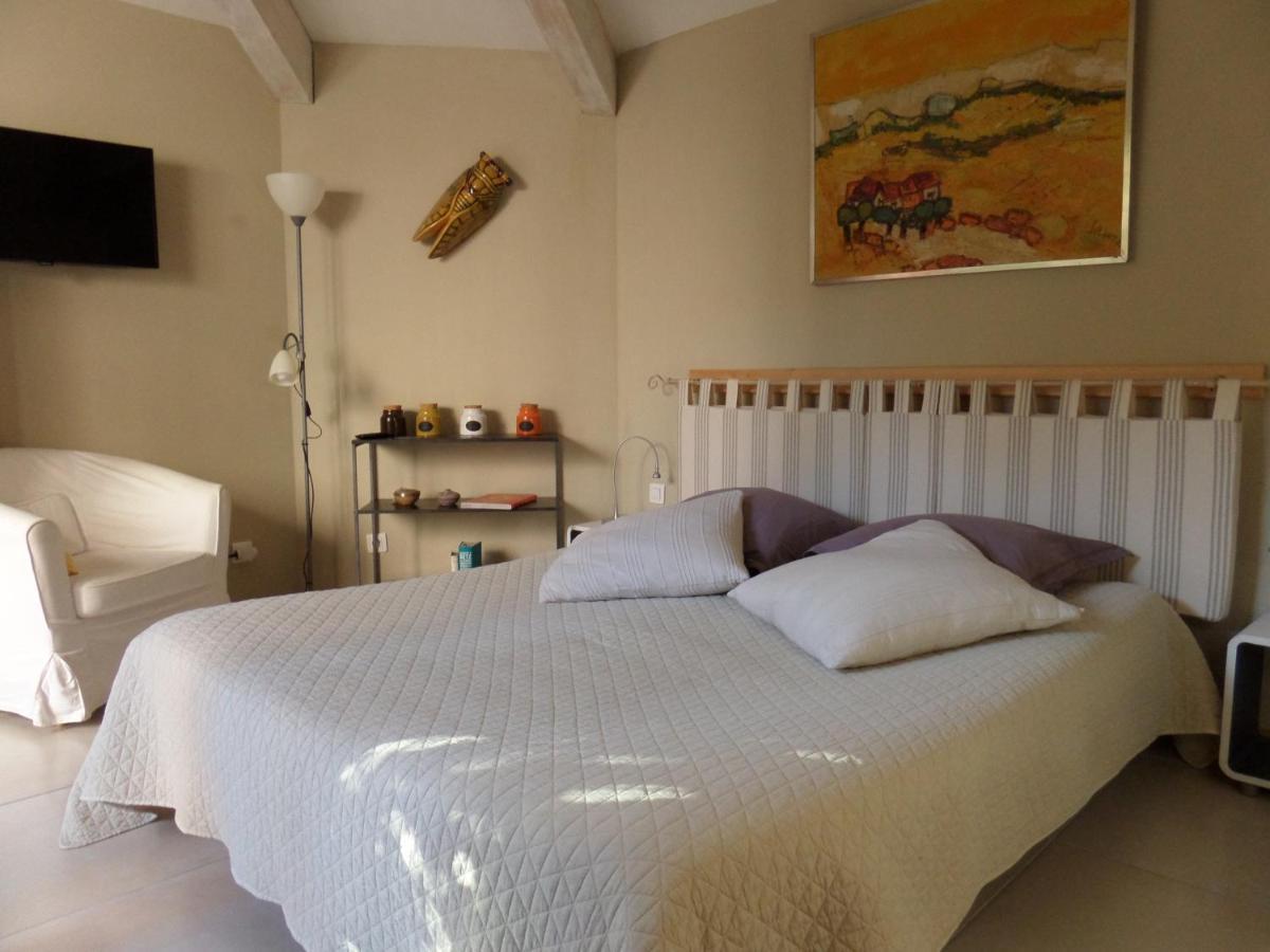 Le Clos Martin Eyragues Exterior foto