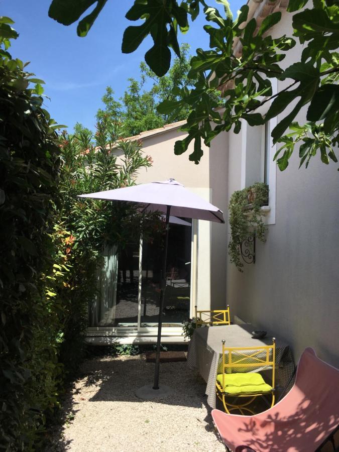 Le Clos Martin Eyragues Exterior foto