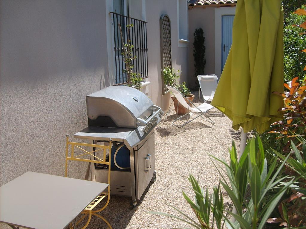 Le Clos Martin Eyragues Exterior foto