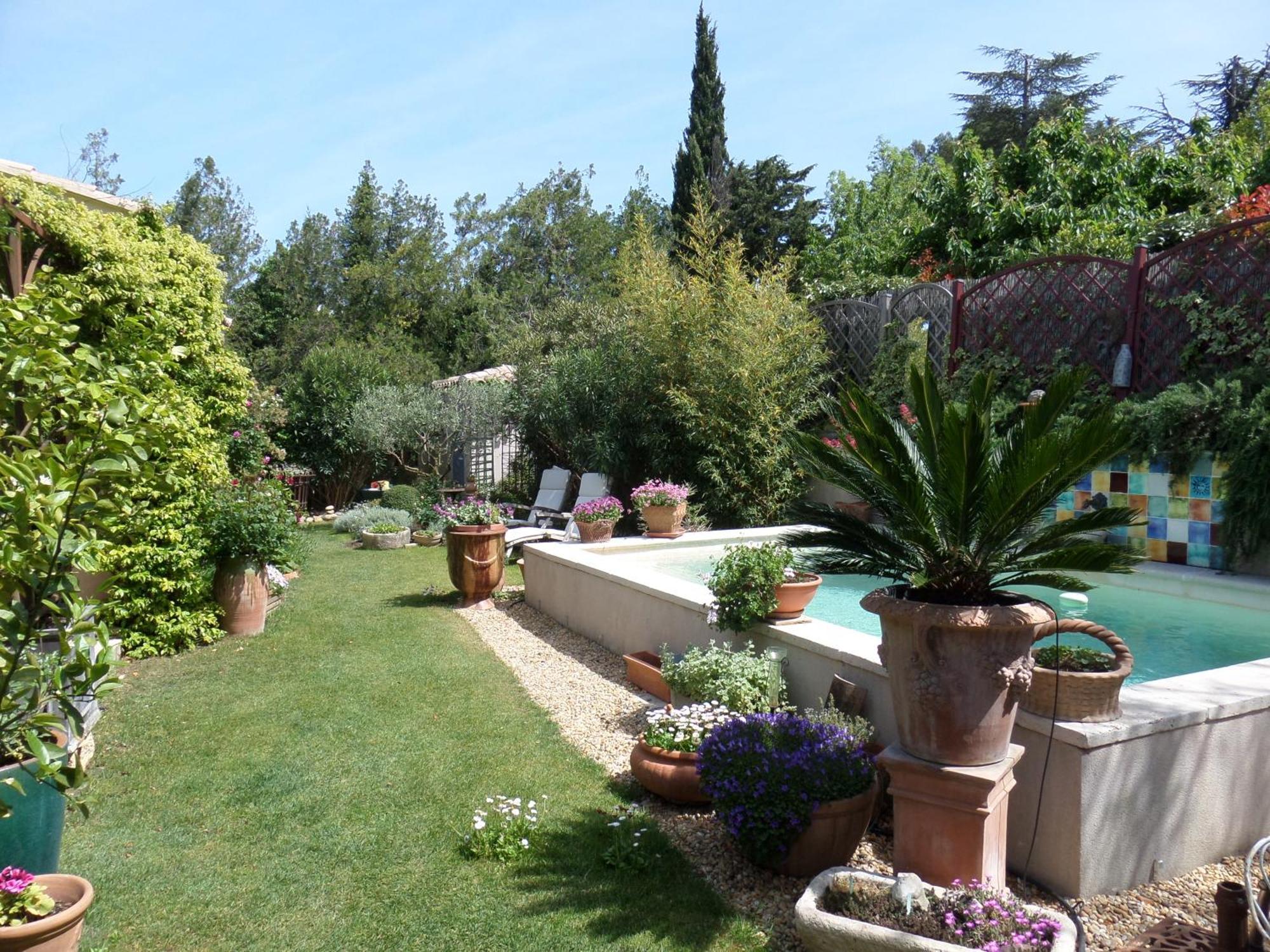 Le Clos Martin Eyragues Exterior foto
